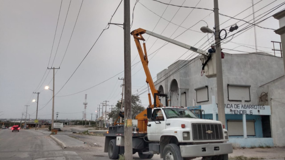 Rehabilita Municipio red de alumbrado público