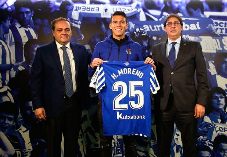  Real Sociedad presenta a Héctor Moreno