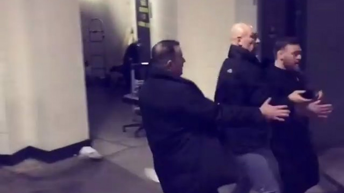 Conor McGregor pierde la cabeza (y su cinturón)