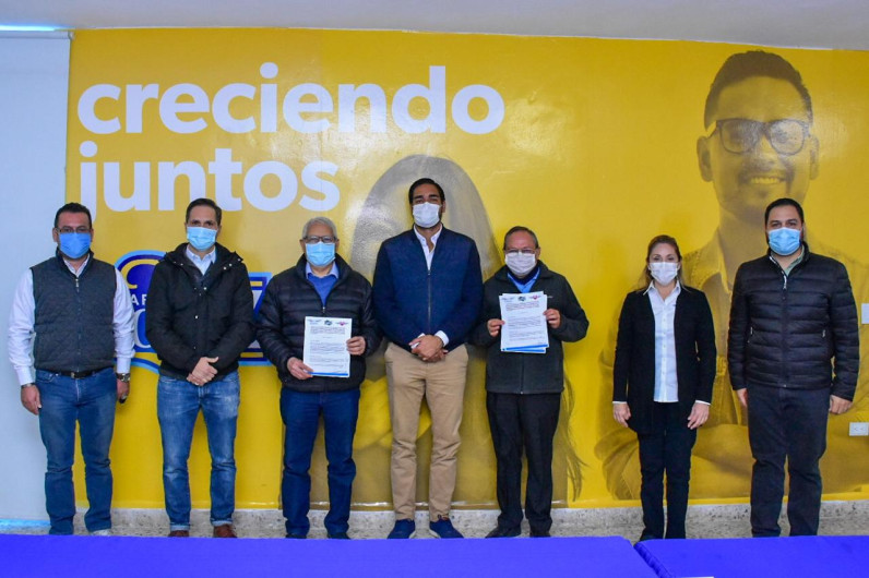 Firma DIF Reynosa convenio con Farmacia López 