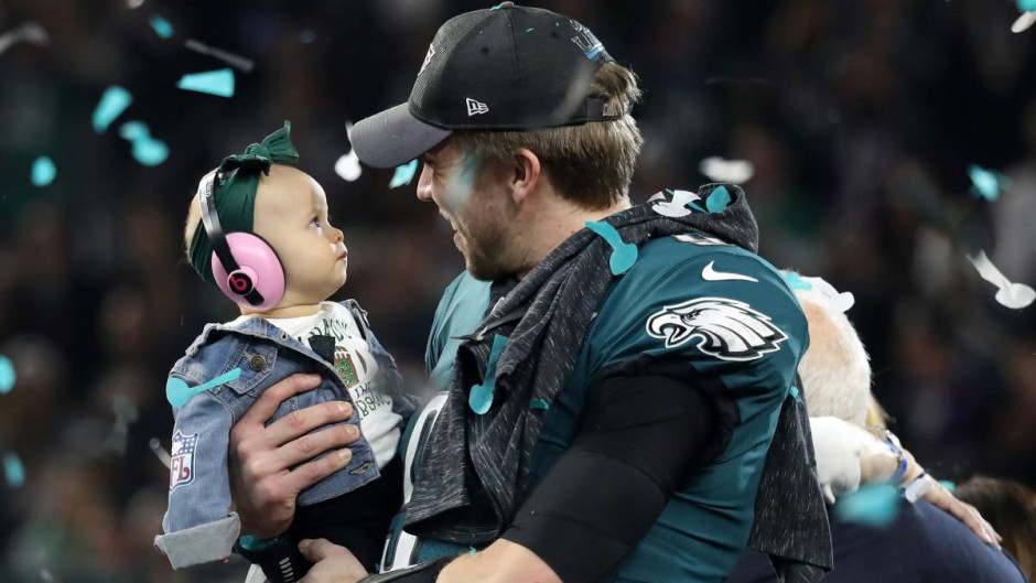 La imagen del año en la NFL la protagoniza Nick Foles y su hija
