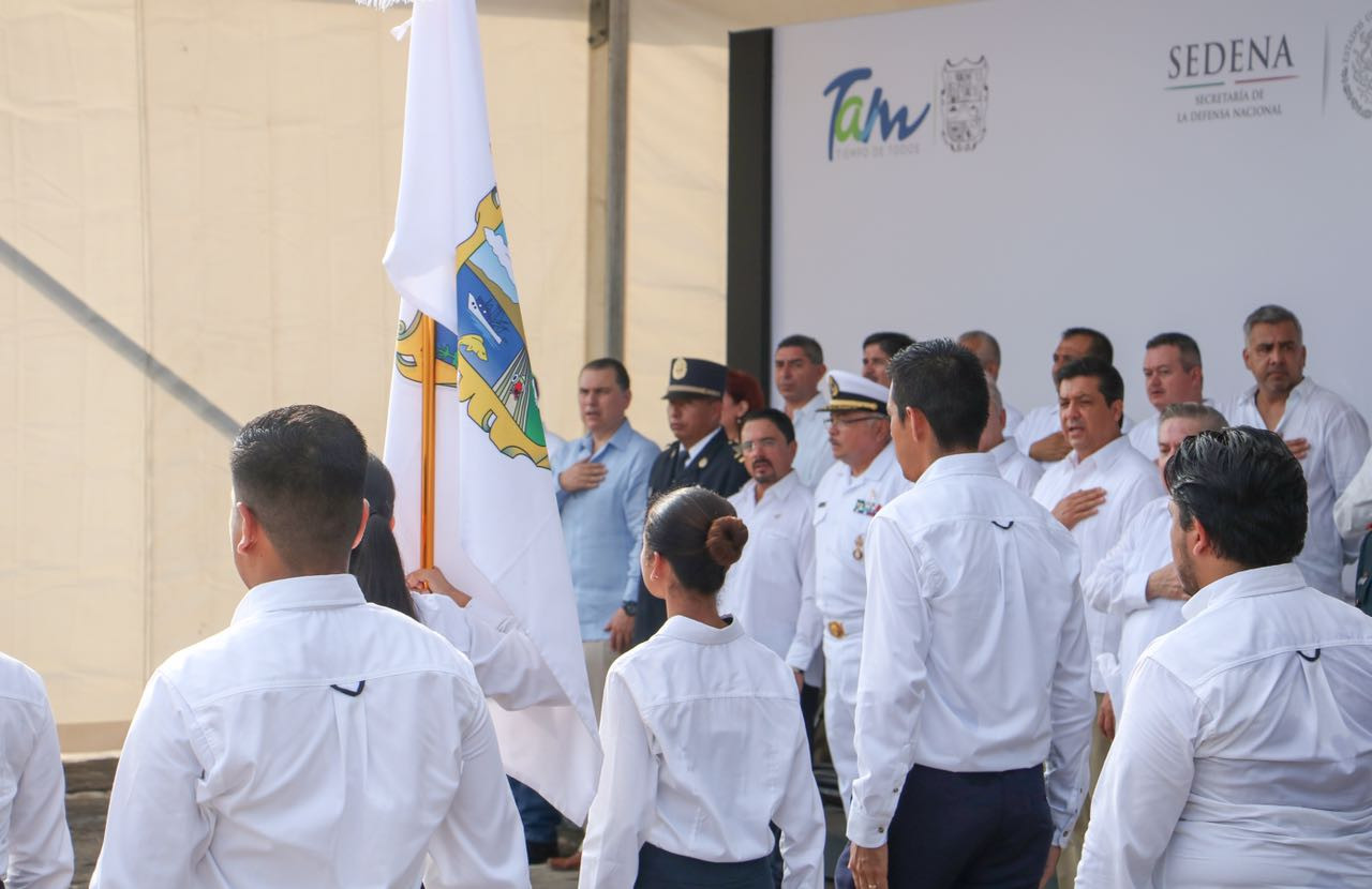 Andrés Zorrilla acompaña a Cabeza de Vaca en su visita a la UAT
