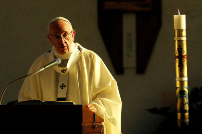 El papa expresa su tristeza por el atentado en Manchester