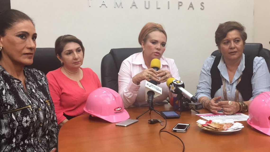 Mujeres constructoras abren centro de acopio para damnifcados por las lluvias