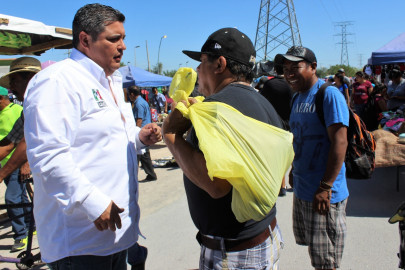 Jaime Carranza "Pachin" recorre tianguis de Las Torres
