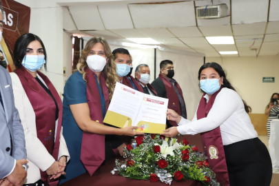 Alcaldesa Maki Ortiz Madrina de egresados 2021 en la UNT