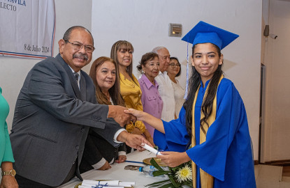 Asiste Alcalde de Matamoros a ceremonia de  graduación de secundaria “Gabriela Mistral”