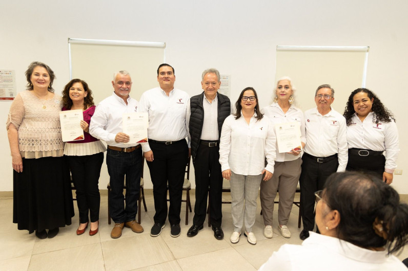 Entrega Secretaría de Educación nombramientos al interior de la institución