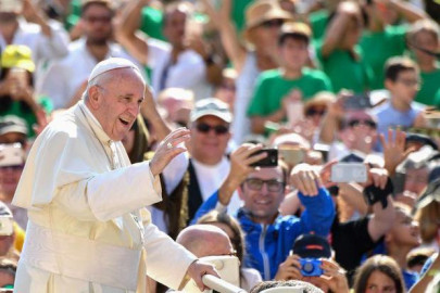 Obispos cierran filas en torno a Francisco