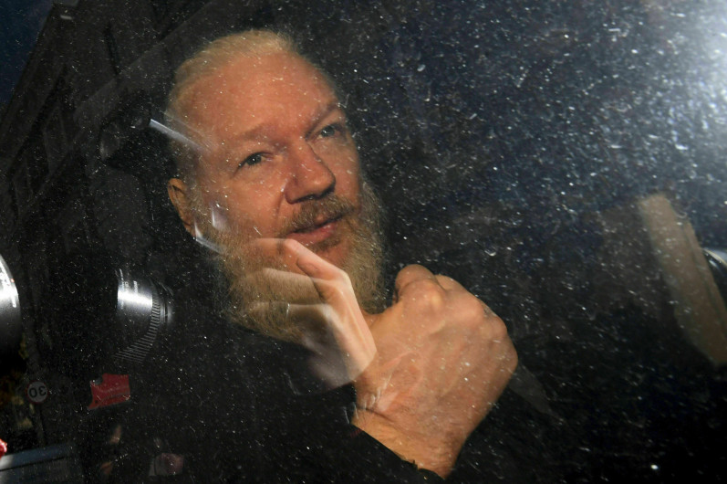 Assange esperará ocho meses audiencia de extradición a EU