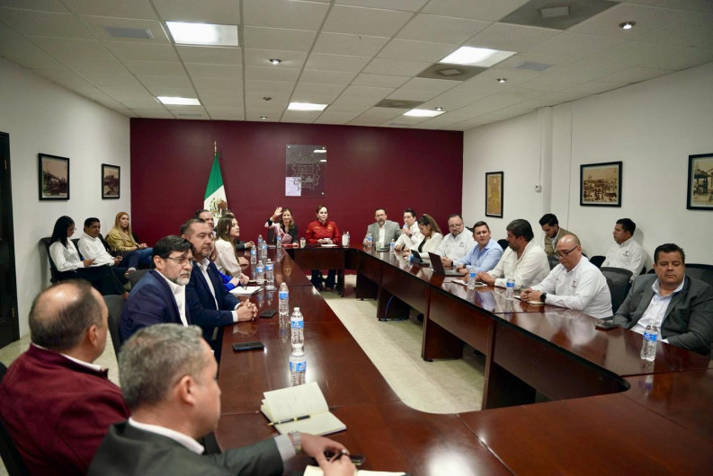 Impulsa alcaldesa Carmen Lilia Canturosas proyecto estratégico del aeropuerto de carga en Nuevo Laredo