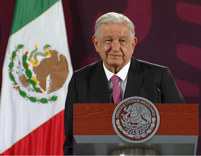 AMLO respalda a Sheinbaum sobre no invitar a rey de España a toma de posesión