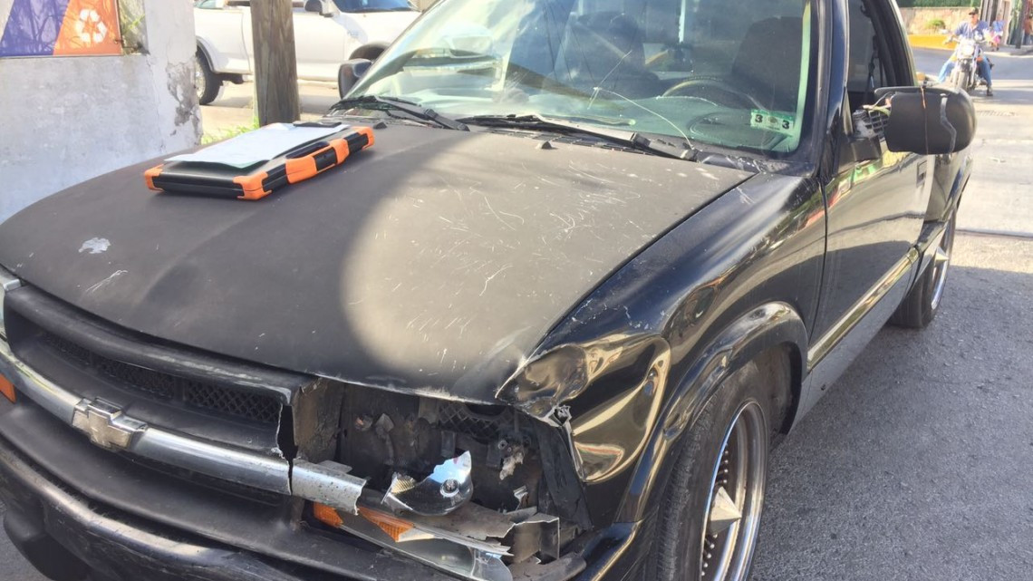 Choque daña propaganda de Carlos "Chito" García