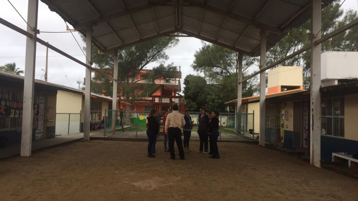 Exigen al ITIFE presionar a constructora a concluir obras en jardín de niños 