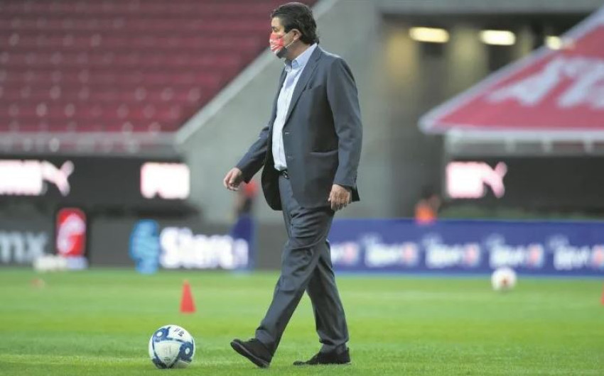 Chivas recupera a Tena y a Antuna pero pierde a “Chofis” López