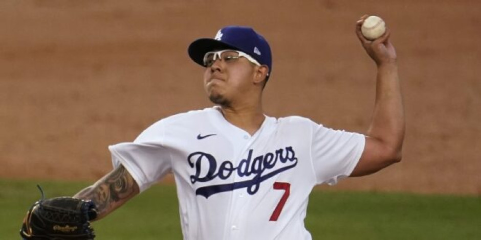 Julio Urías firma contrato millonario con Dodgers para 2021