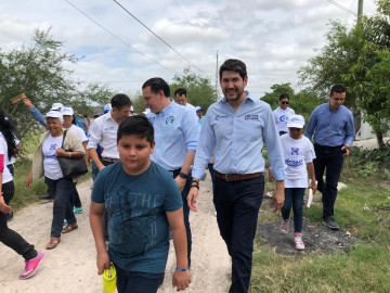 Legislaré para mejorar la infraestructura de las colonias del distrito X: Héctor Escobar