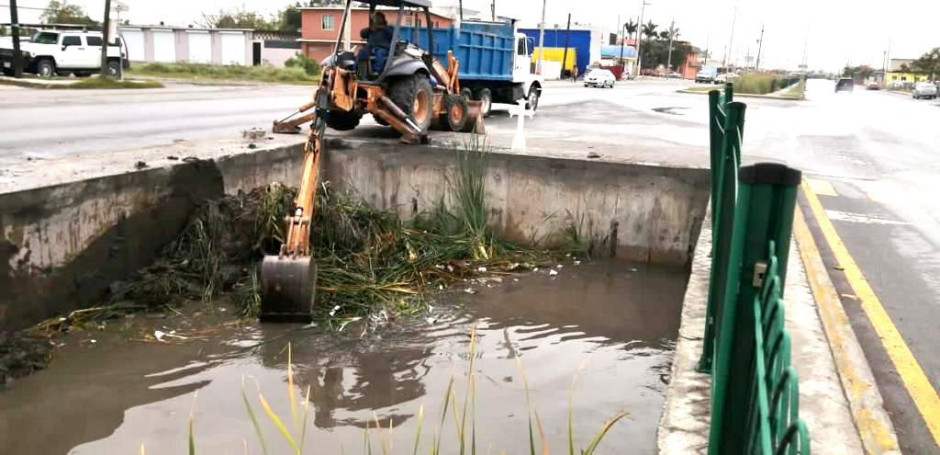 Temporada decembrina incrementa problemas en alcantarillas por mas generación de basura y la mala cultura