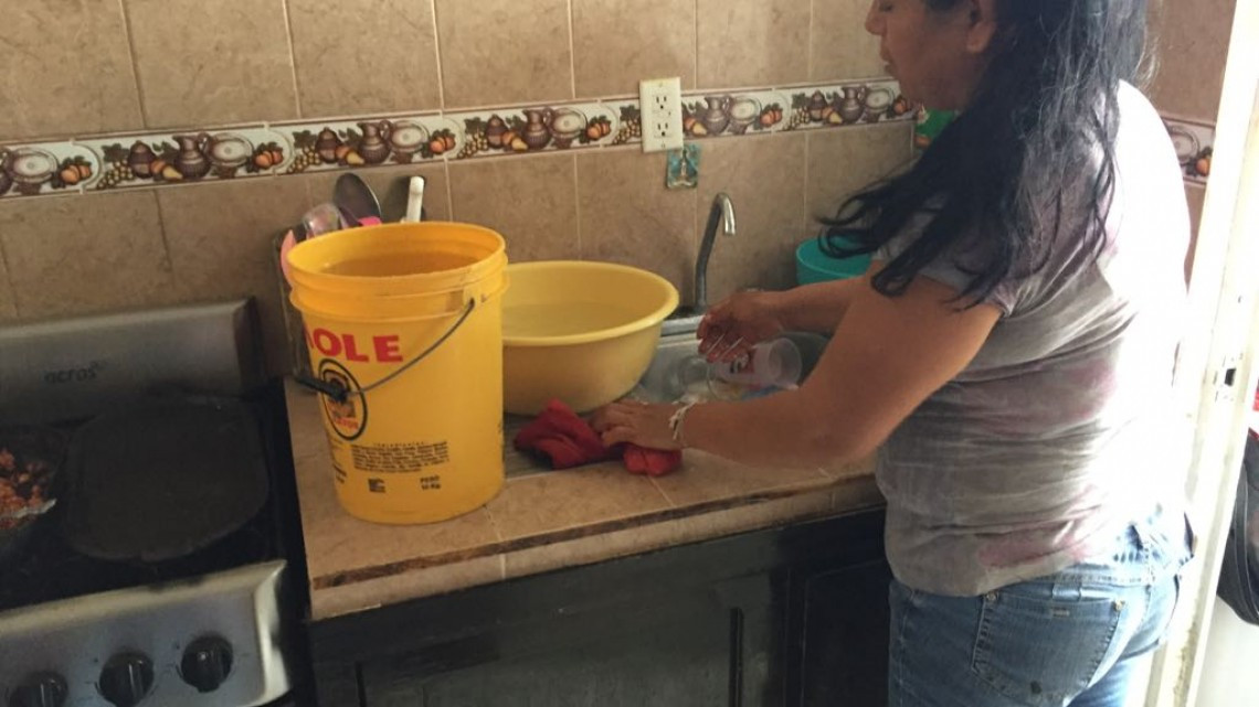 Vecinos no cuentan con suministro de agua potable