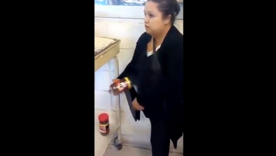 El frío ya llegó y ella lo sabe