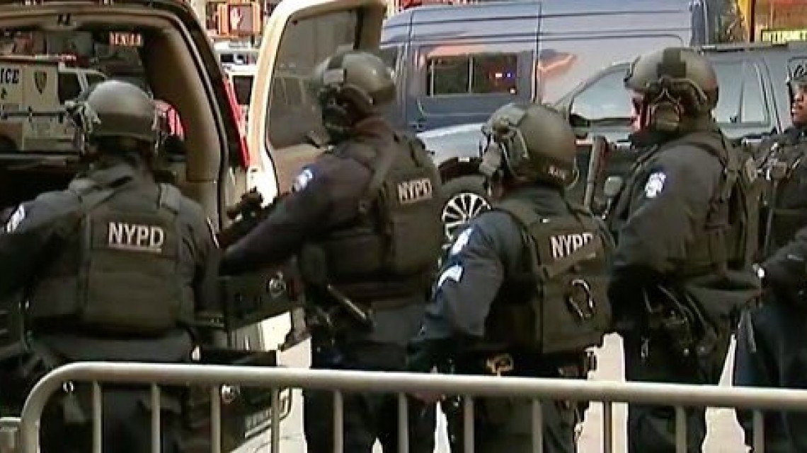 La policía investiga reportes de una explosión en Manhattan