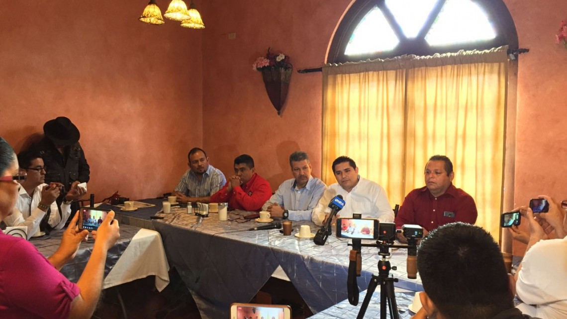 Declina Víctor Ríos a  favor Chuchín