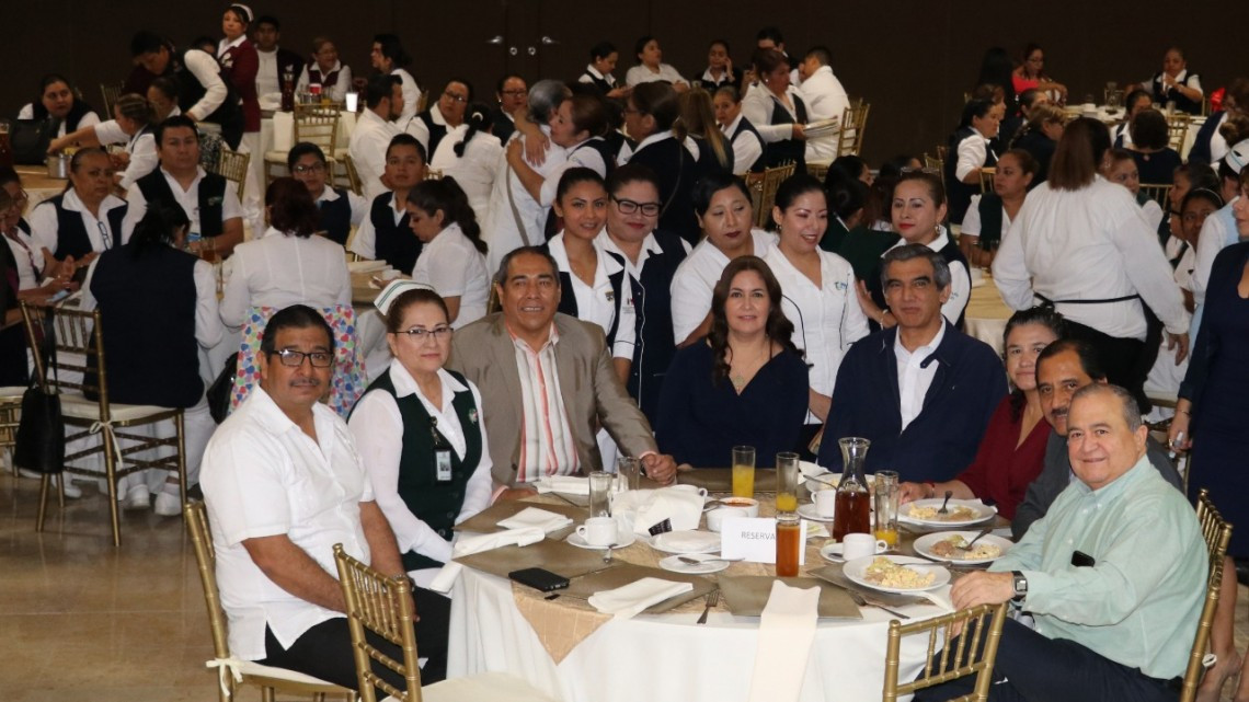 Gobierno de Mario López rinde homenaje a enfermeras y enfermeros de Matamoros