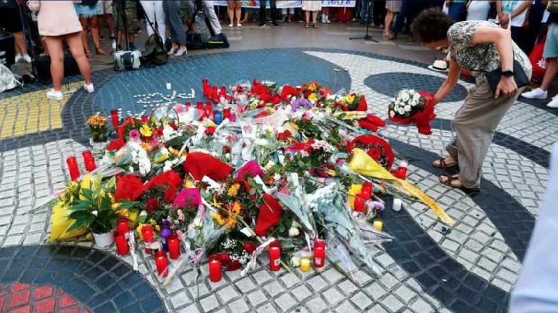 Recuerdan a víctimas de atentados en Cataluña