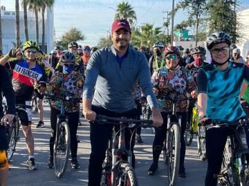 Encabeza el Alcalde Carlos Peña Ortiz rodada de bicicletas, refrendando su interés de una ciudad libre de adicciones