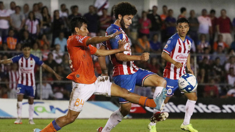 ¡Oribe Peralta se reencuentra con el gol! Chivas vence 2-0 al Correcaminos 