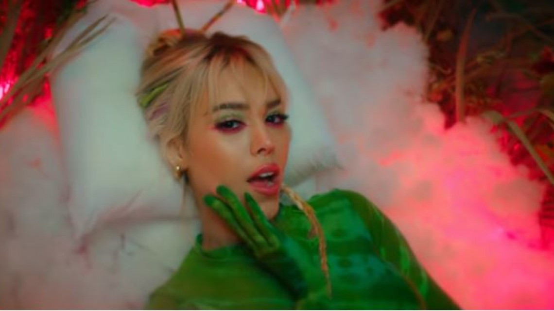 Estrena Danna Paola su nueva canción "Mía" 