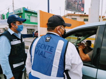 Exhorta Tránsito Local a automovilistas, eviten viajar con familia y quedarse en casa