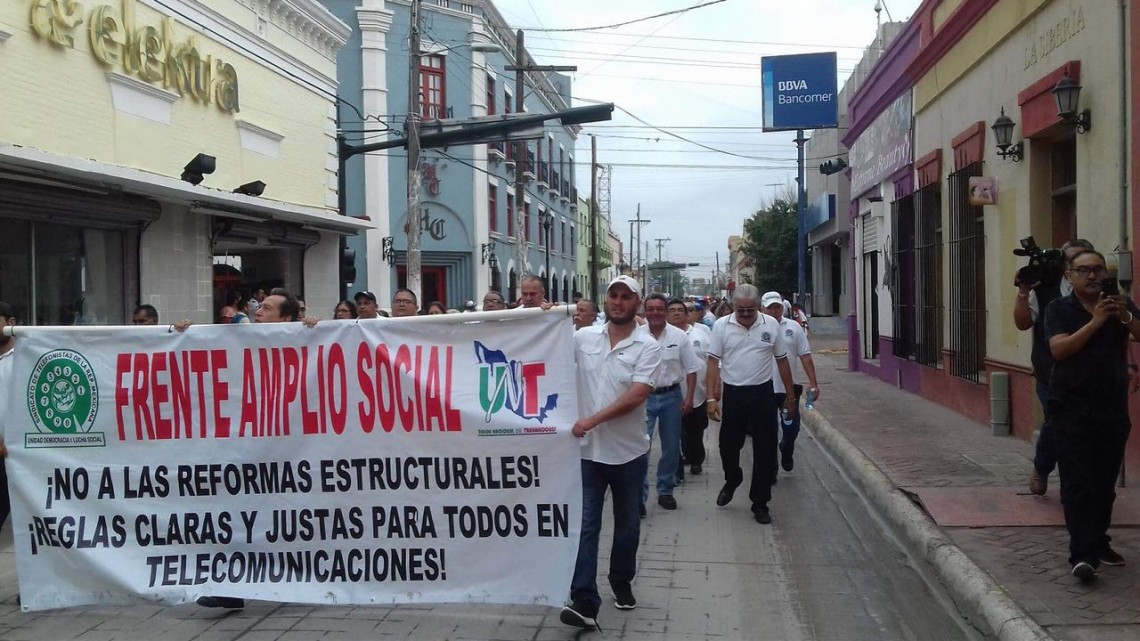 Marchan telefonistas en Matamoros