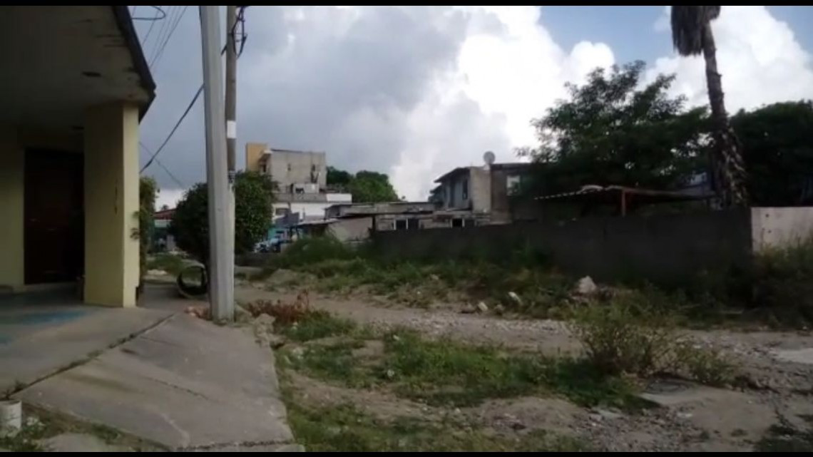 Llevan esperando año y medio la pavimentación de la calle en la Frente Democrático 
