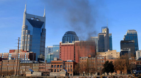 Se registra fuerte explosión en Nashville; Policía no descarta que sea intencional 