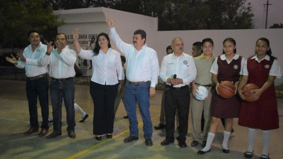 Donará Presidente Municipal 35 por ciento de su sueldo a escuelas