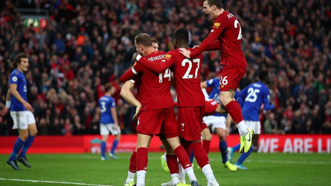 Liverpool vence 2-1 al Leicester