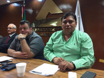 Denuncian comerciantes sobre población de perros