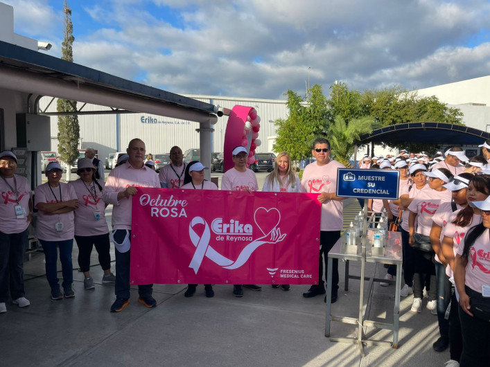Realiza maquiladora Erika caminata rosa contra el cáncer de mama