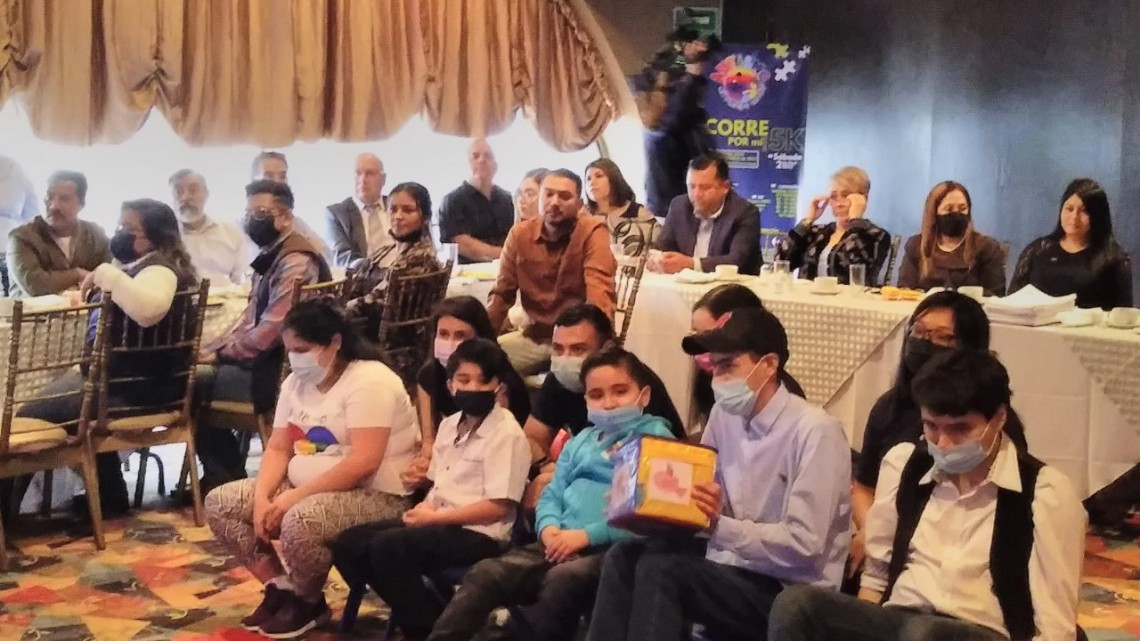 Presentan a “Toi Robot” en Matamoros