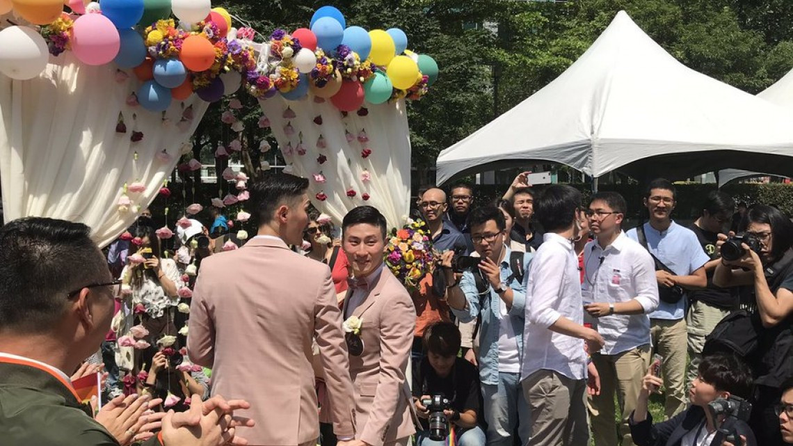 Taiwán celebra las primeras bodas entre parejas del mismo sexo
