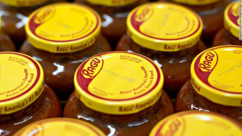 Retiran salsas en EU, podrían contener fragmentos de plástico