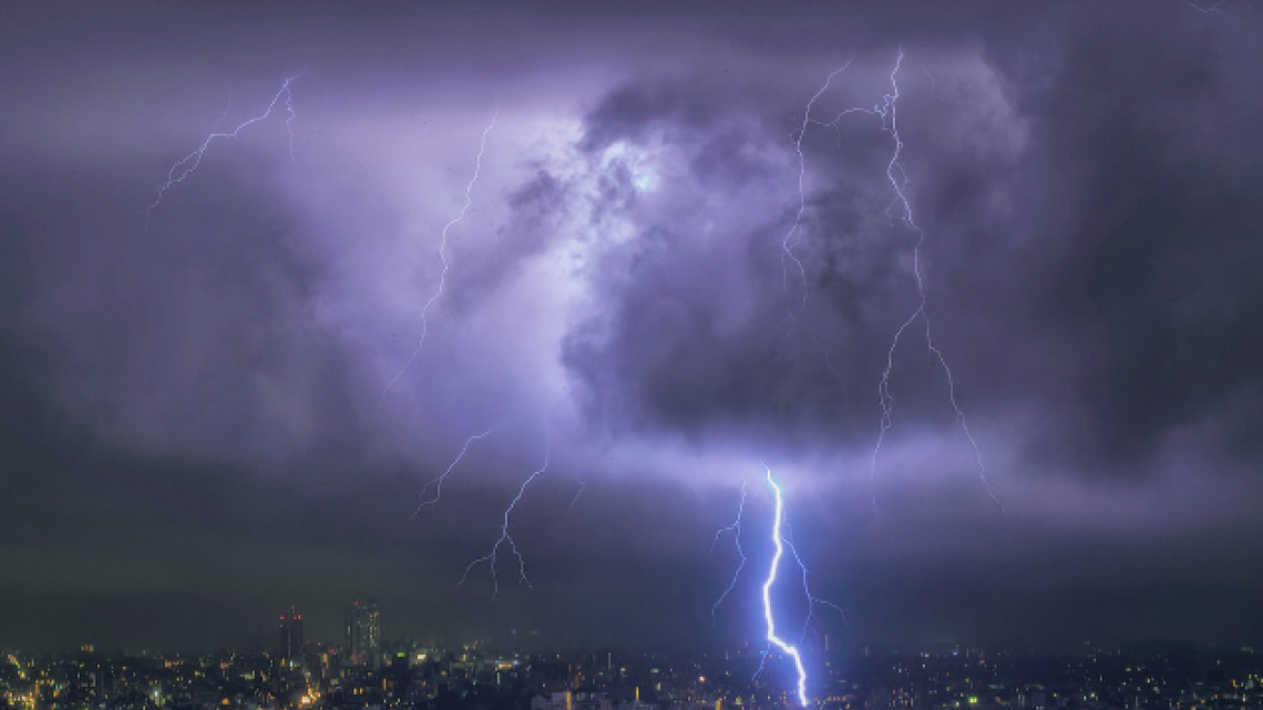 #Galería Las espectaculares tormentas eléctricas en Japón, Italia y España