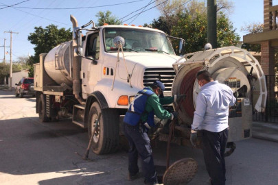 Exceso de basura colapsa la red de drenaje sanitario