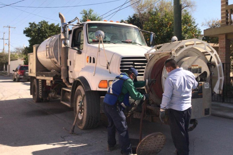 Exceso de basura colapsa la red de drenaje sanitario