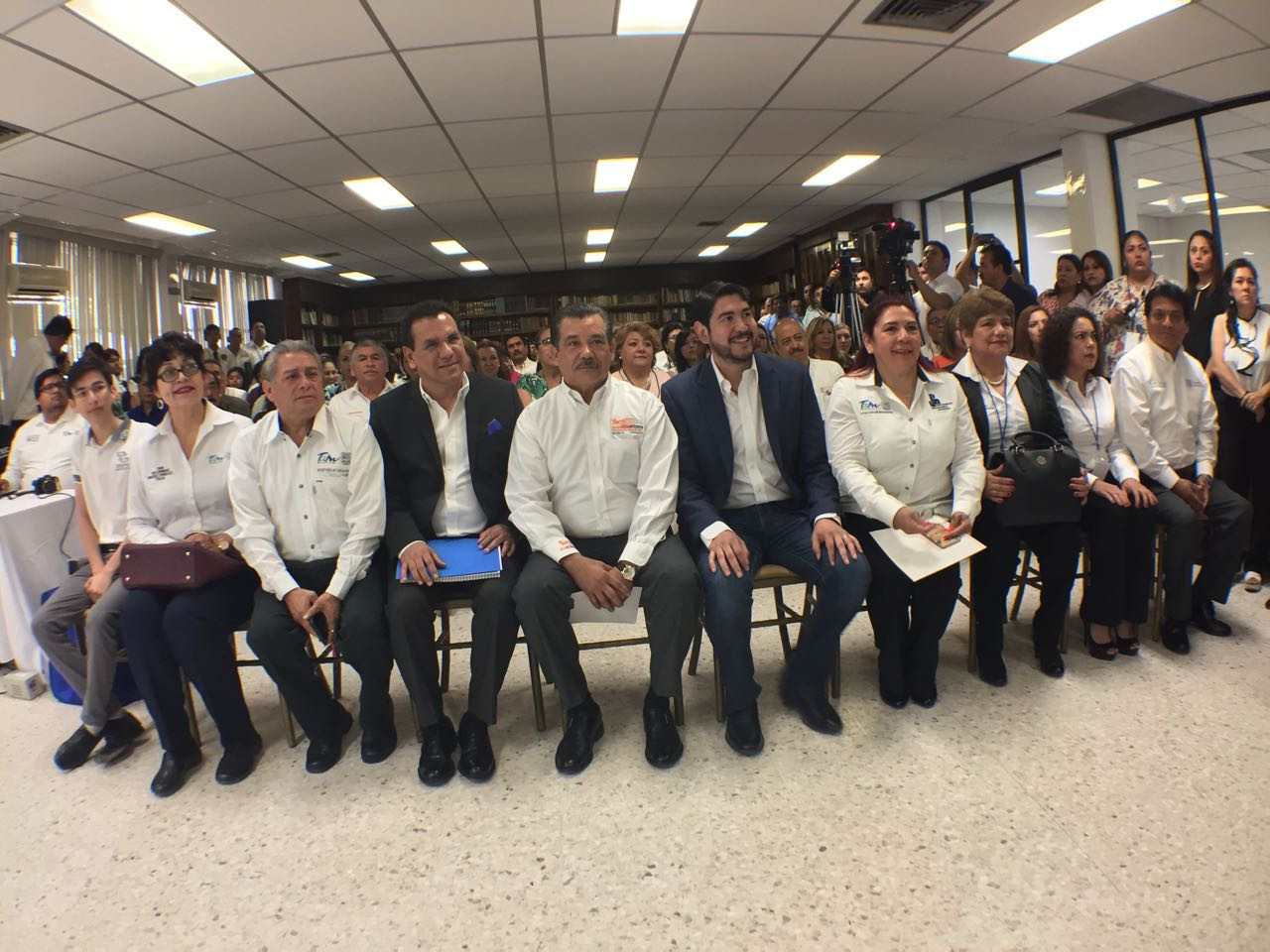 Hector Escobar inaugura el MET en Matamoros