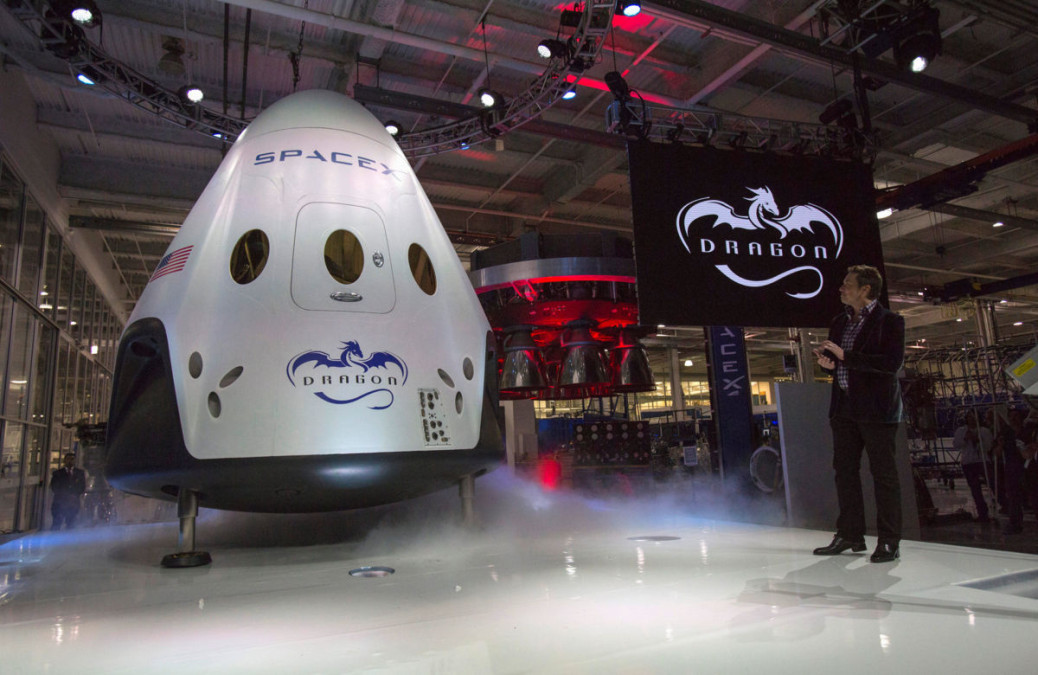 Llevará SpaceX a dos turistas a la Luna en 2018
