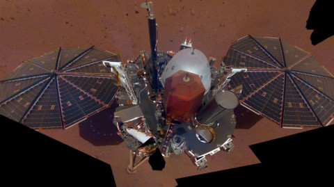 Sonda InSight de la NASA publica su primera selfie desde Marte
