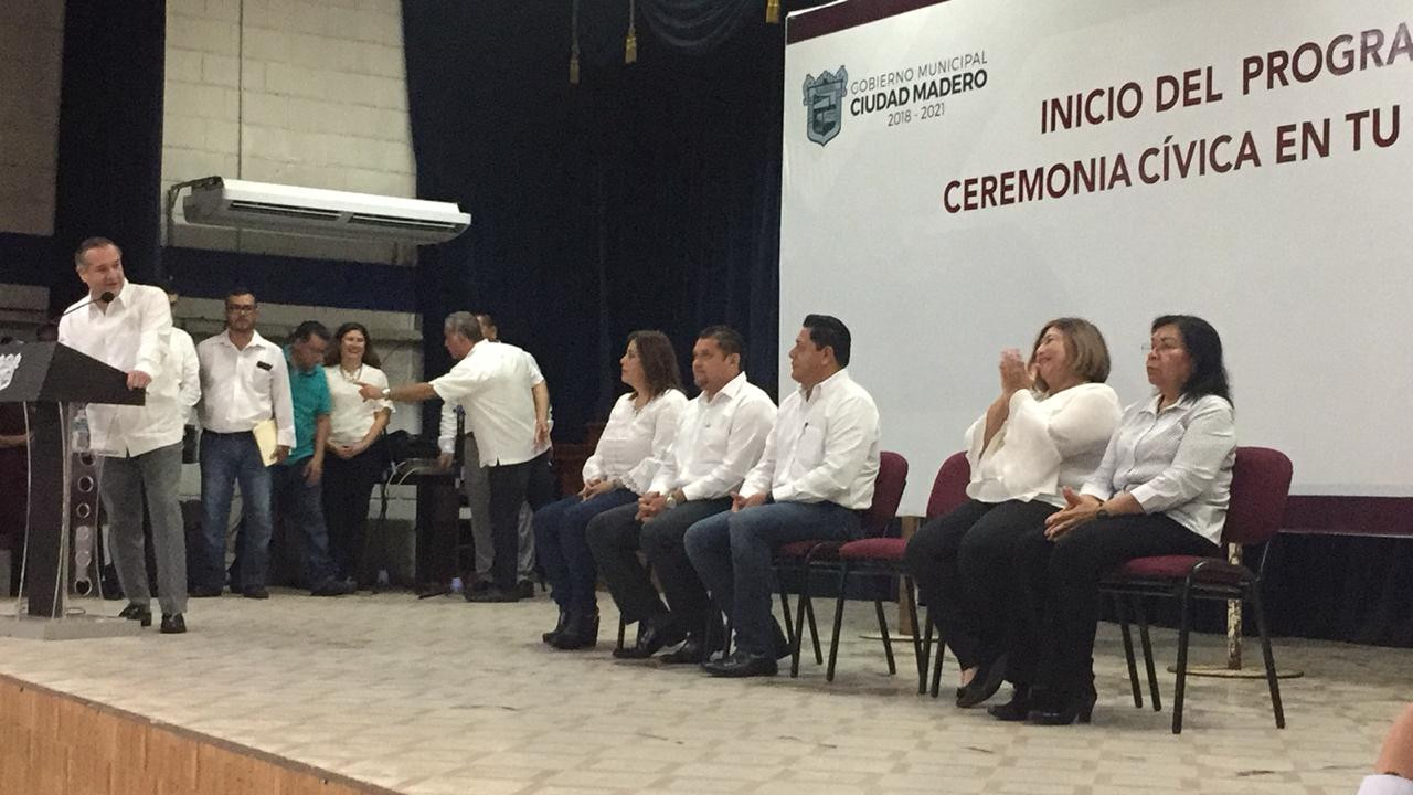 Arranca Oseguera Kernion programa Ceremonia Cívica en tu Escuela 