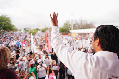 Llevarán familias a Carlos Peña Ortiz a la Presidencia Municipal 